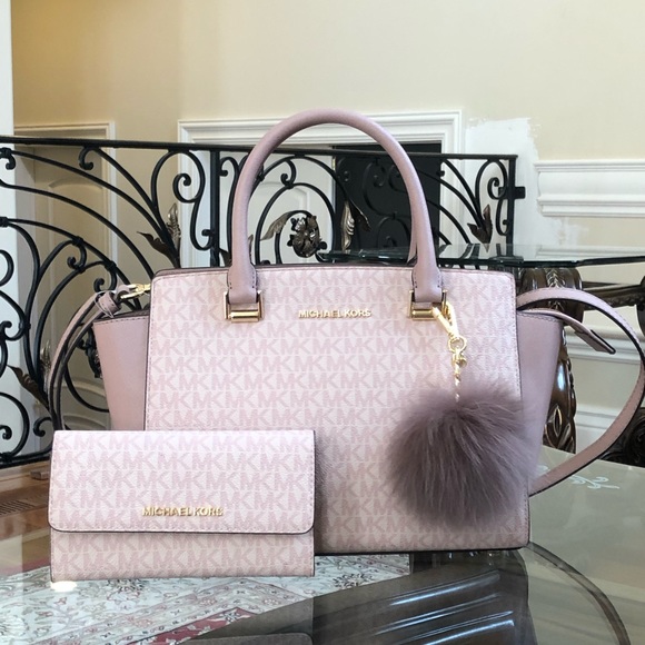 Michael Kors Handbags - NWT Michael Kors MD Selma handbag&wallet&pom pom